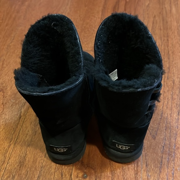 Women’s Ugg black boots size 8 - Picture 2 of 5